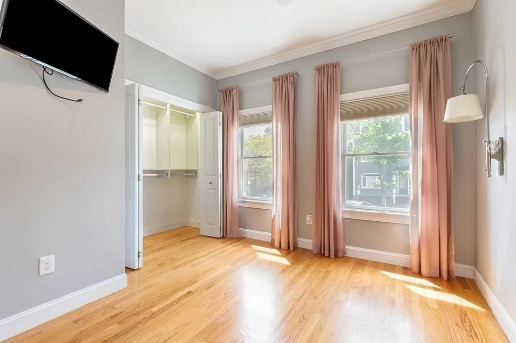 32 Emerson St, South Boston