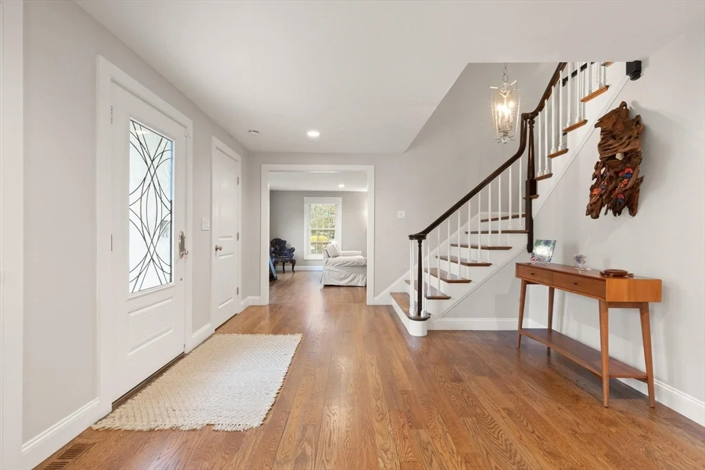 25 Saddle Club Rd, Lexington