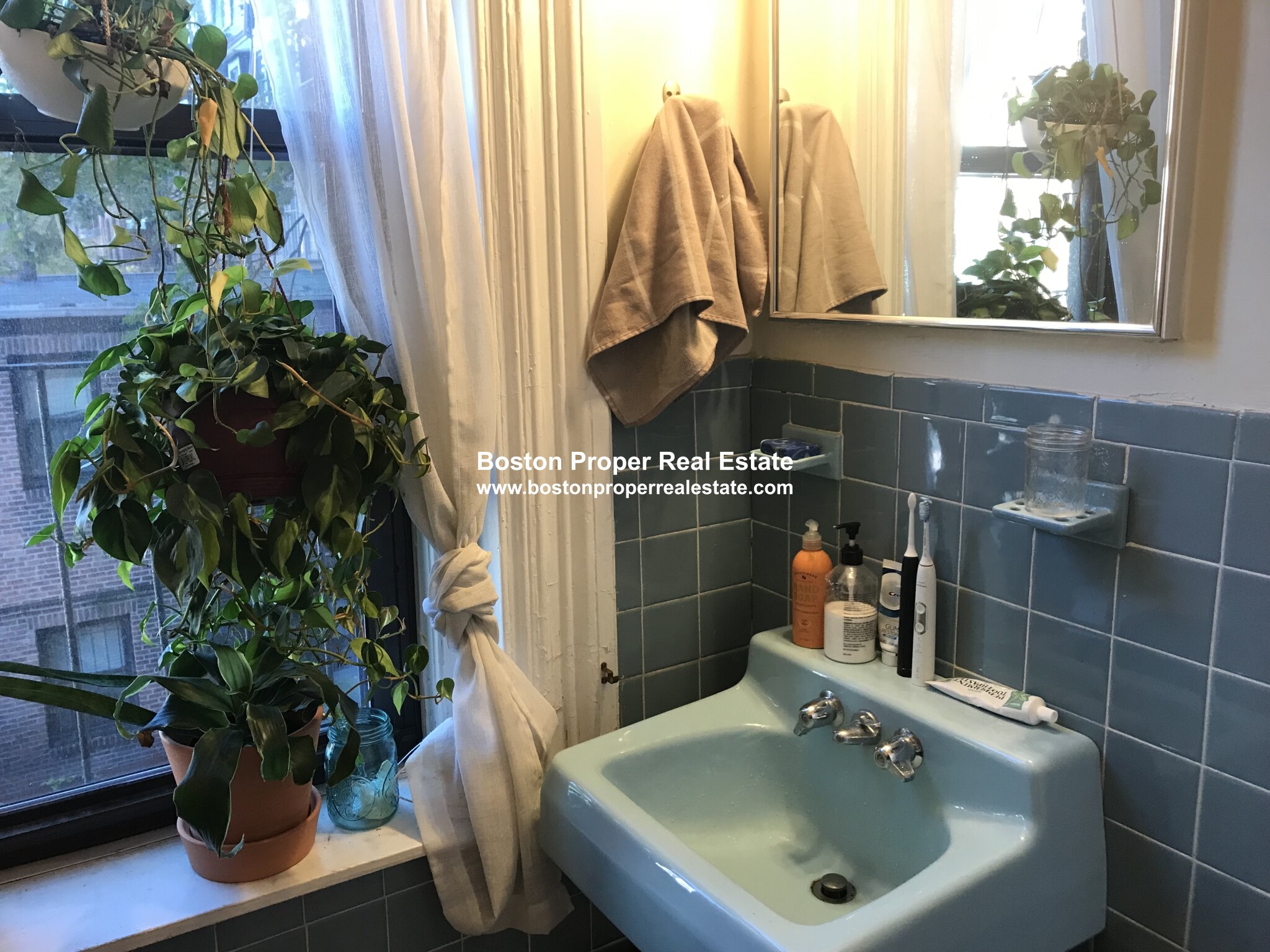 16 Hereford St, Back Bay