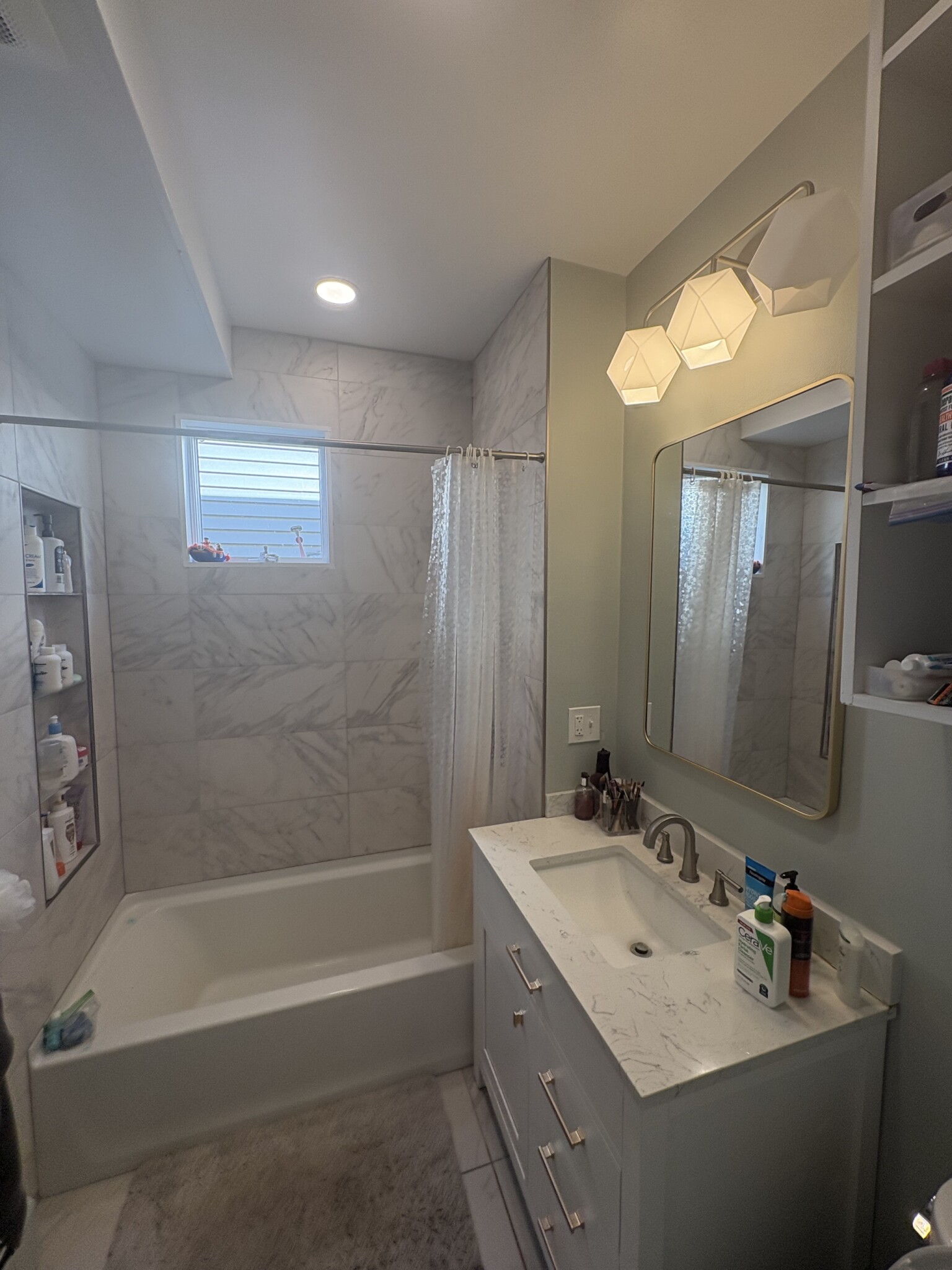 364 Washington St, The Port