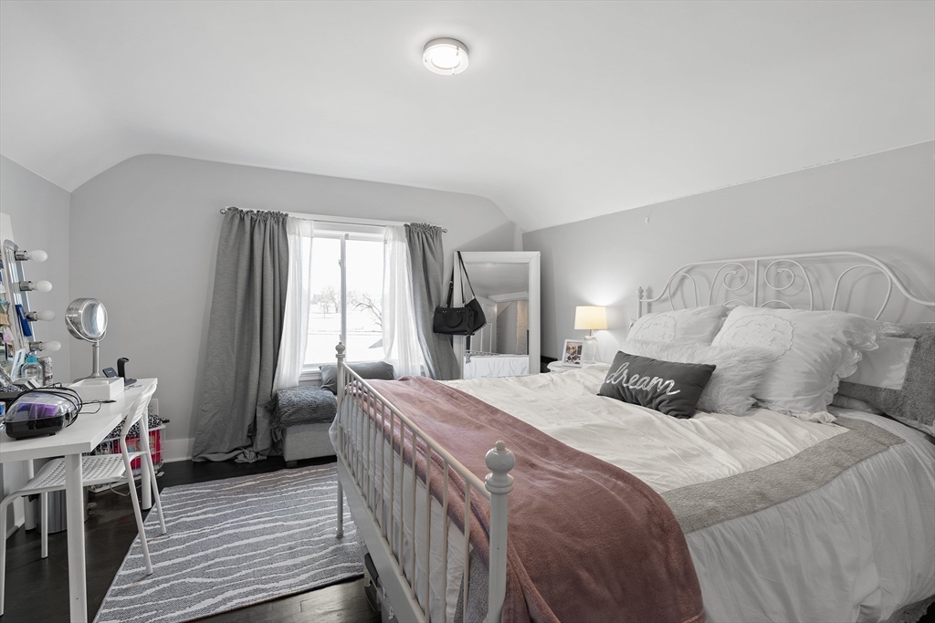 86 Chester Ave, Winthrop