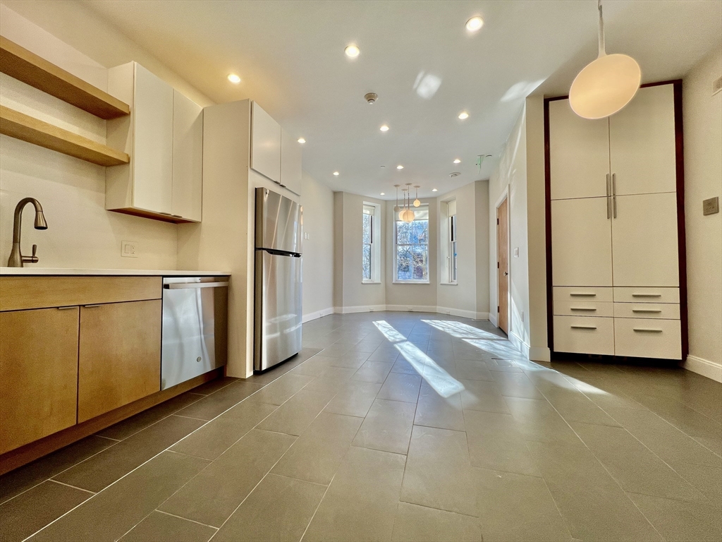 1607 Tremont St, Mission Hill