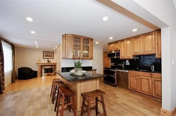 22 Westlund Rd, Belmont