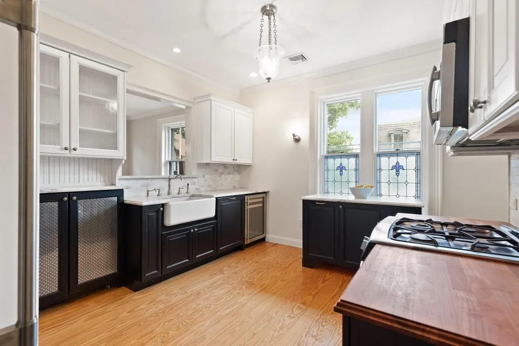 2 Rangeley Rd, Winchester