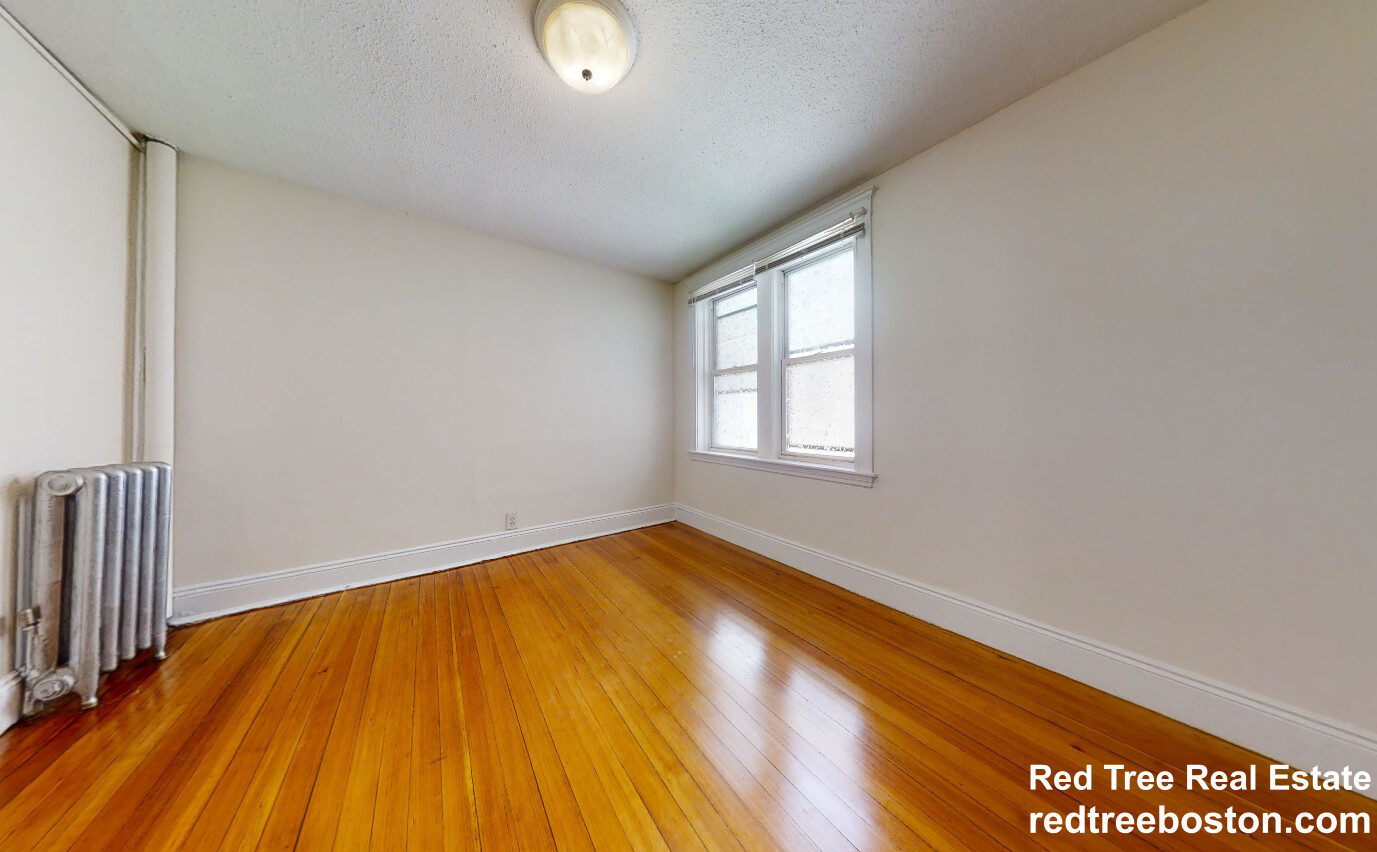 5 Barrows St, Allston