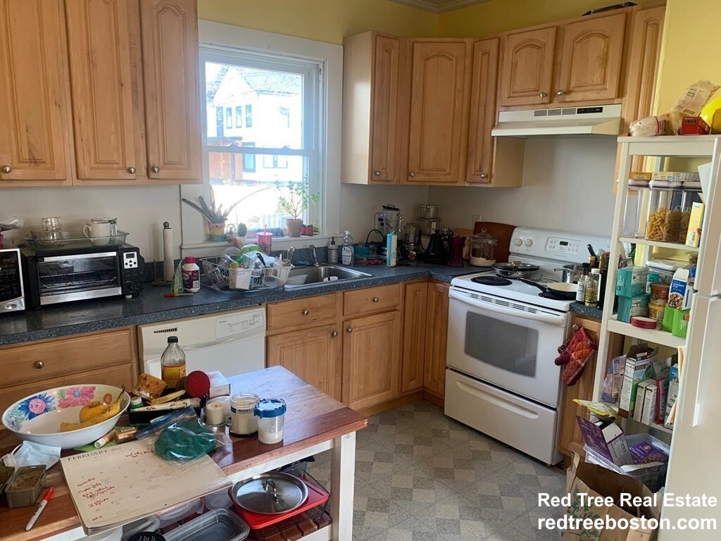 84 Walker St, Newtonville