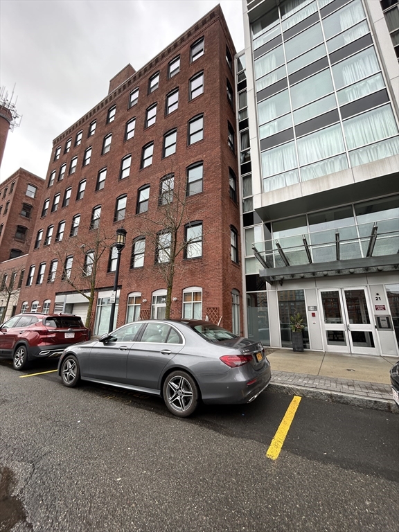 21 Wormwood St, Seaport District