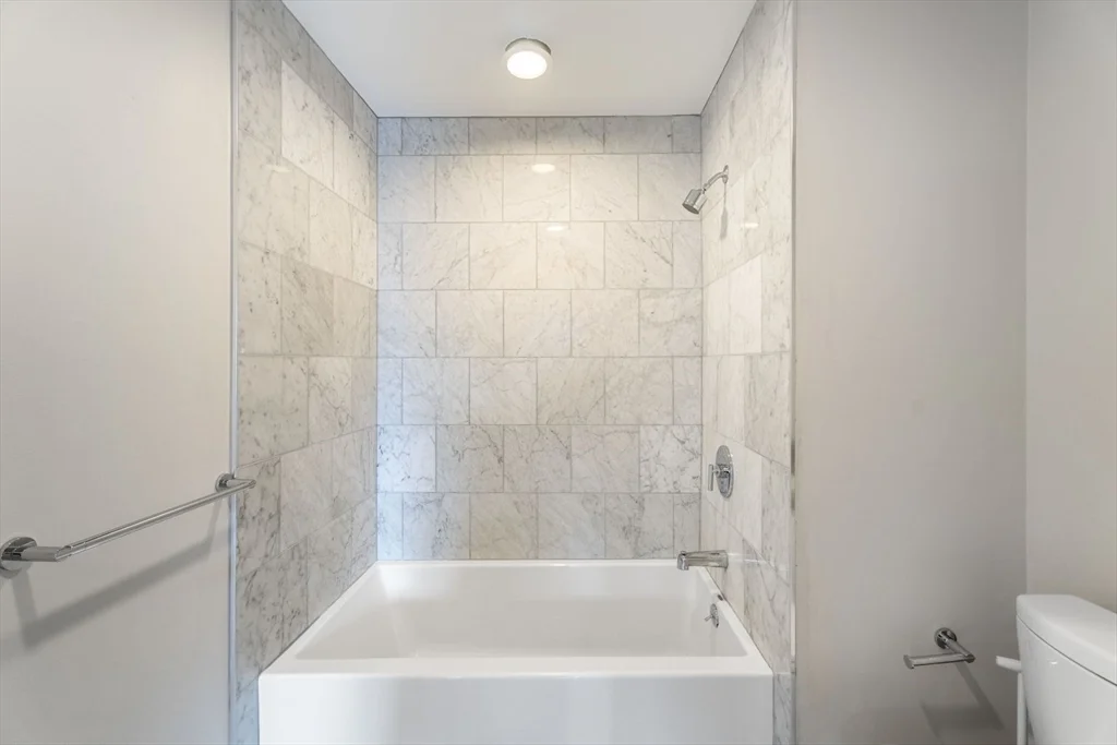 616 E 4th St, South Boston