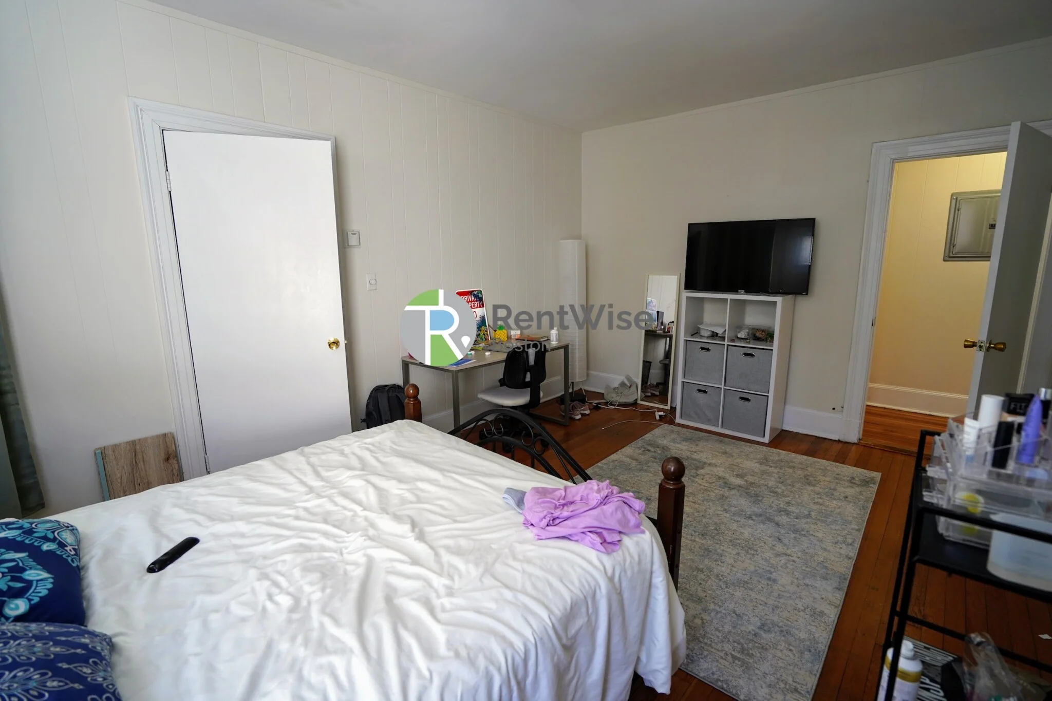 4 Ashford Ct, Allston