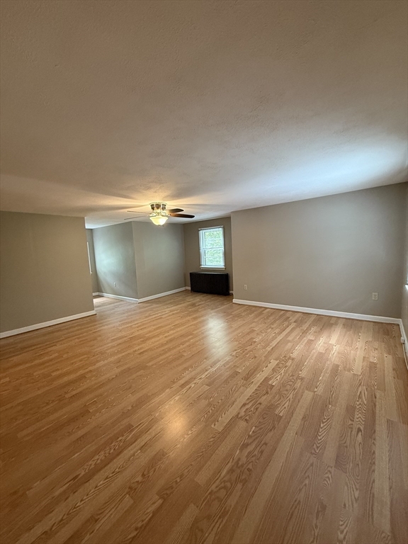 376 S Main St, Andover