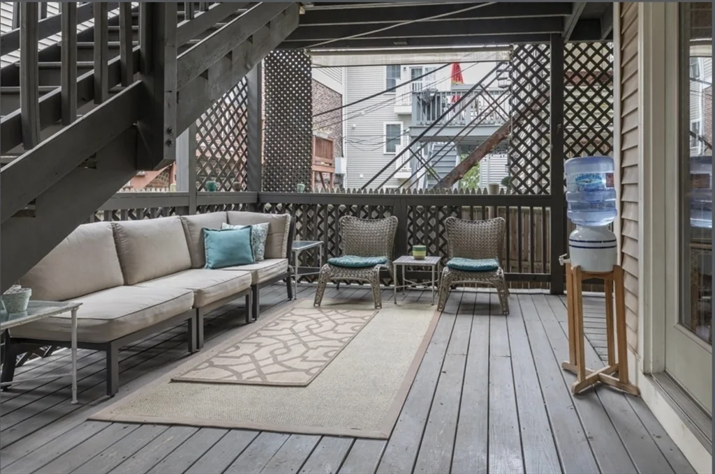 3 Leeds St, South Boston