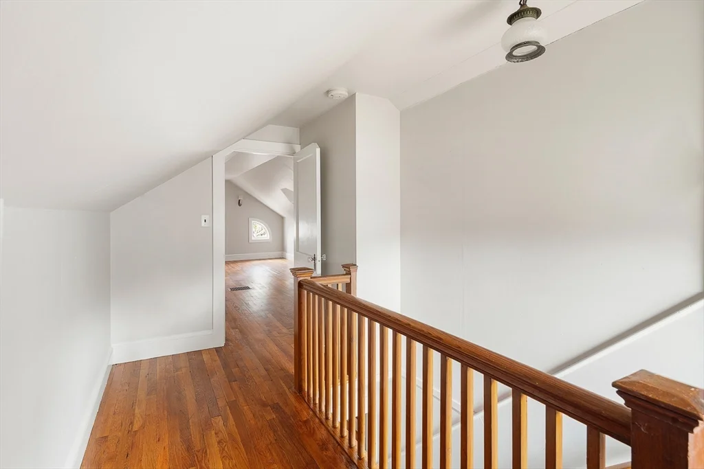 110 Leonard St, Belmont