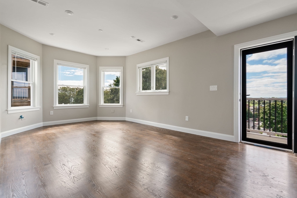 89 Summit Ave, Winthrop