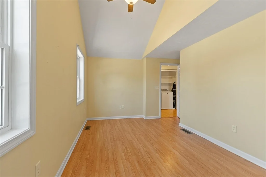 27 Pine St, Pepperell