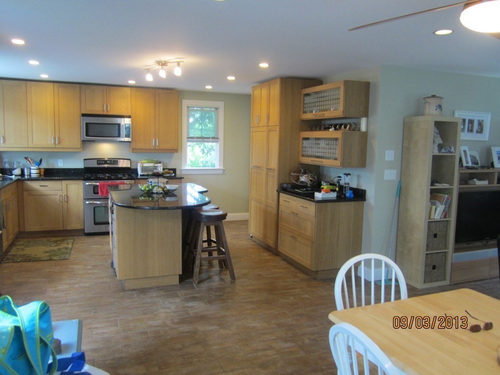 7 Avenue A, White Horse Beach