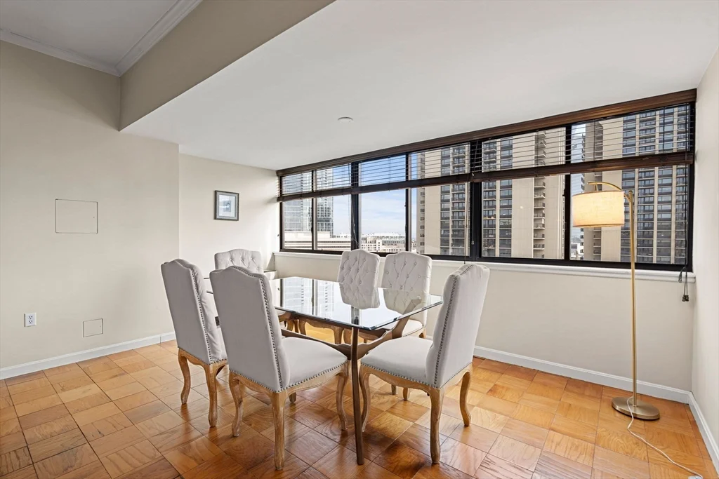 2 Hawthorne, West End