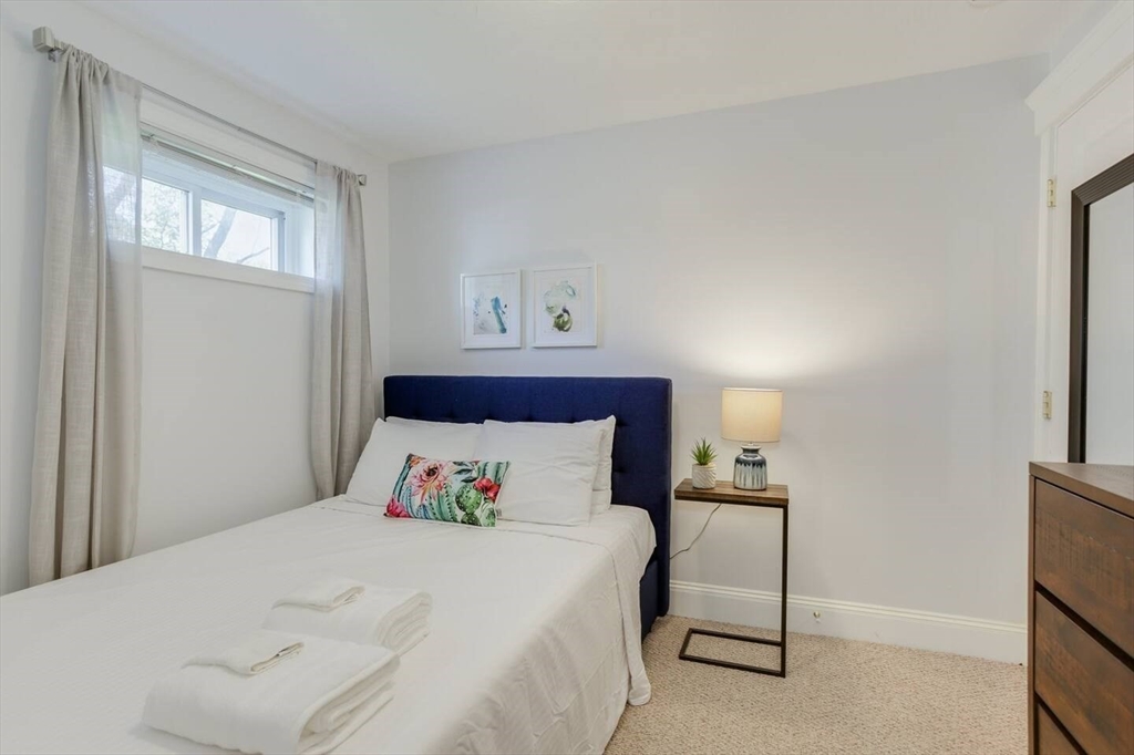 134 Newbury Ave, Quincy