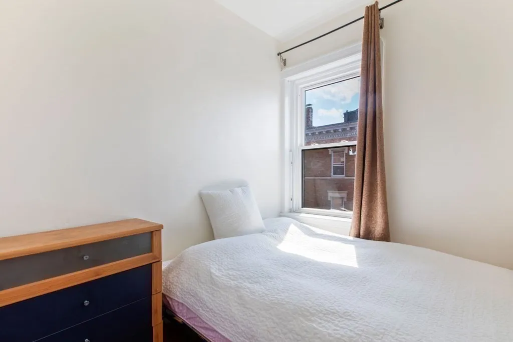 37 Revere St, Beacon Hill