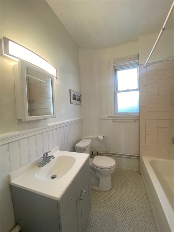 58 Aspinwall Ave, Brookline