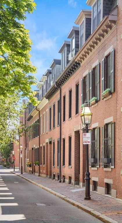 33 Lawrence St, South End