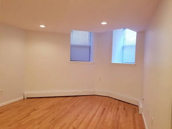 30 Peterborough St, Fenway