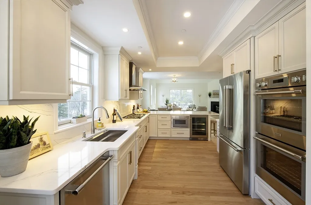 23 Clubview Dr, Andover