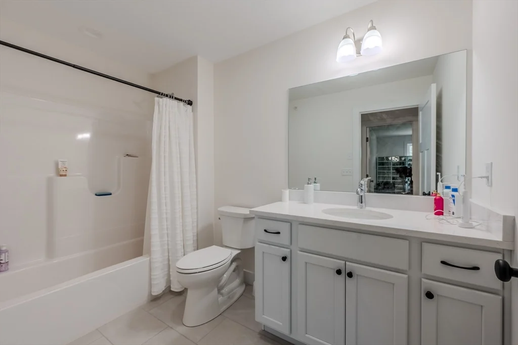 112 Genest St, Dracut
