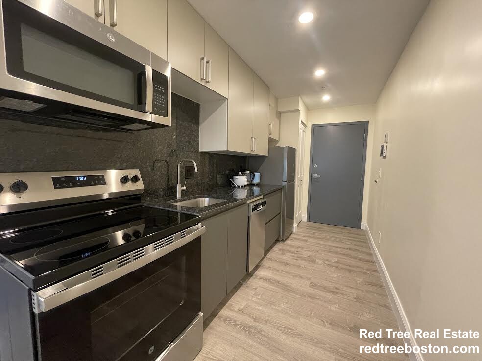 1028 Commonwealth Ave, Boston