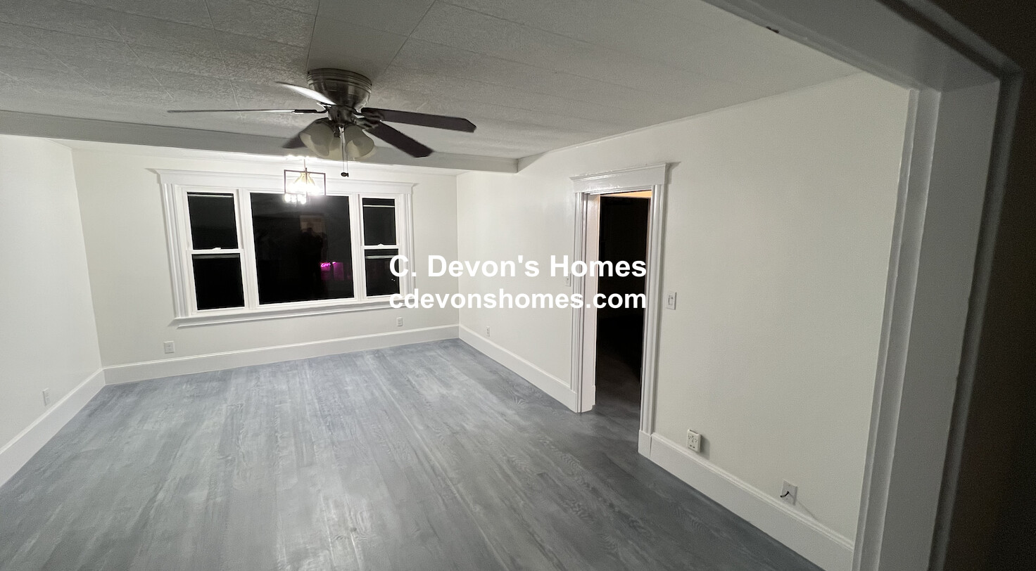 953 Shirley St, Winthrop