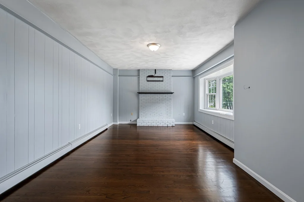 7 Pasadena Pkwy, Worcester