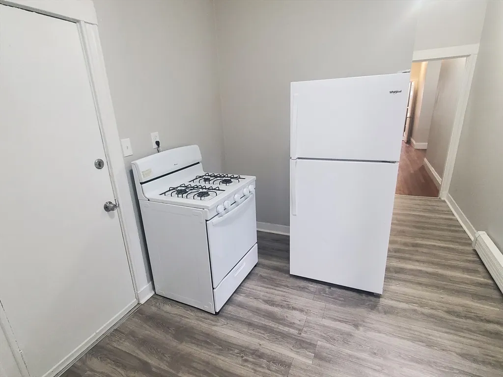 76 Walnut Park, Roxbury