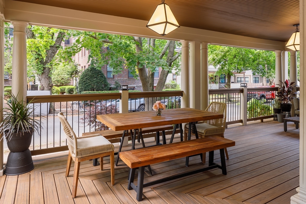 44 Winslow Rd, North Brookline