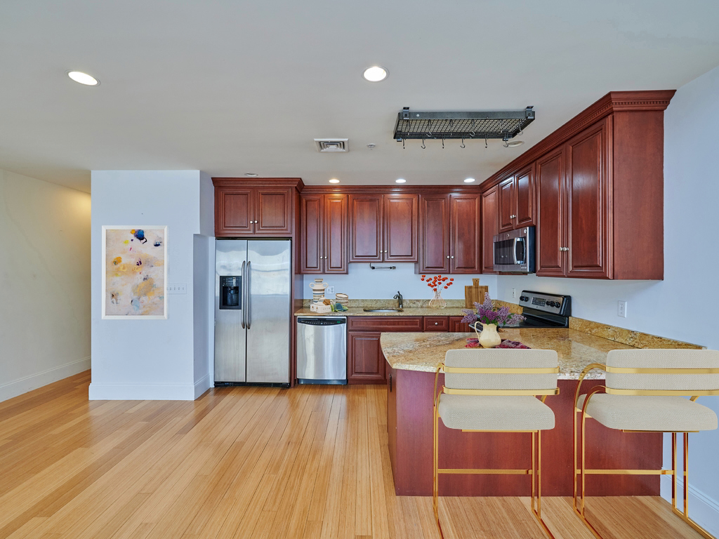 55 Temple Pl, Downtown