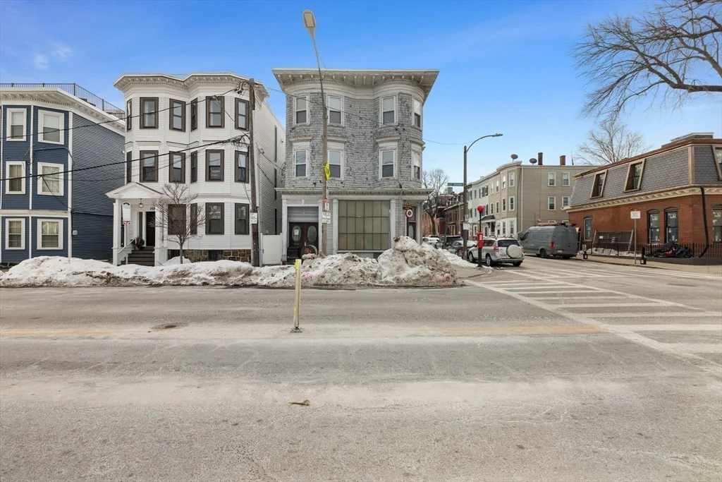 921-923 East Broadway, South Boston