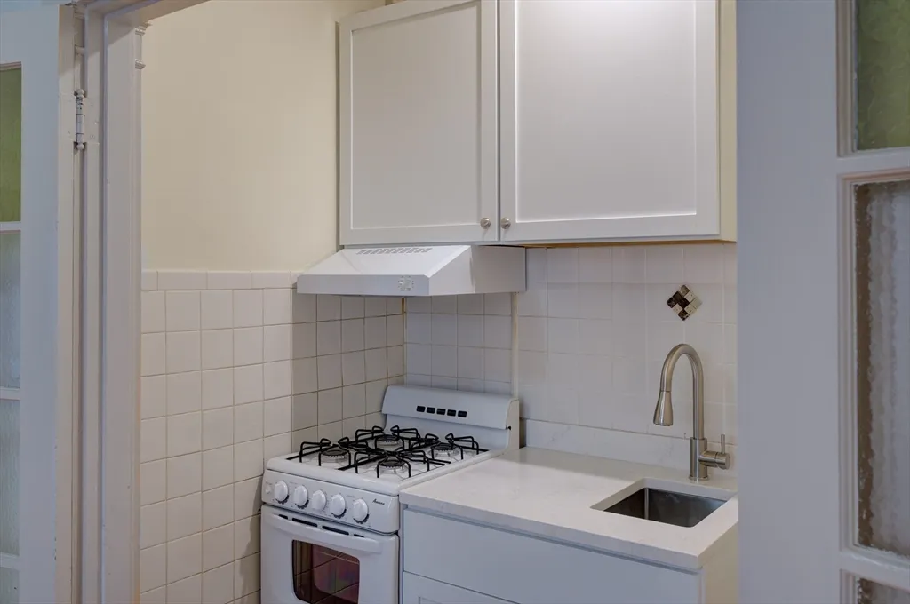 8 Garrison St, Back Bay