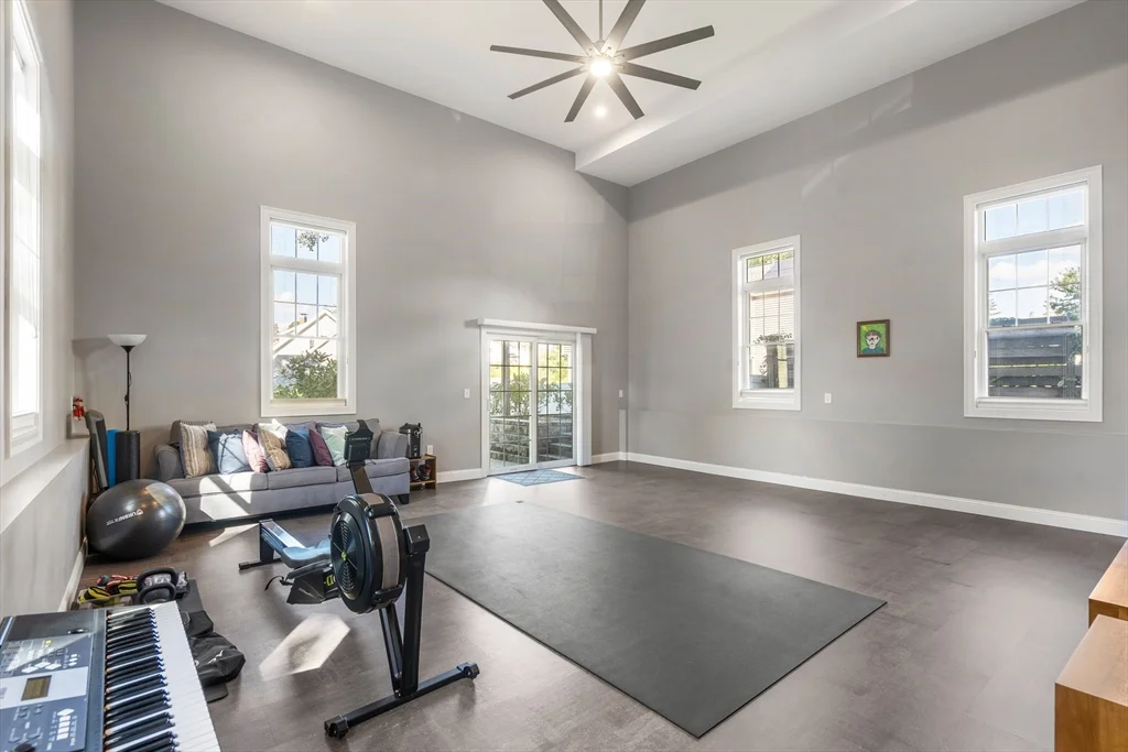 28 Park Ave, Medford