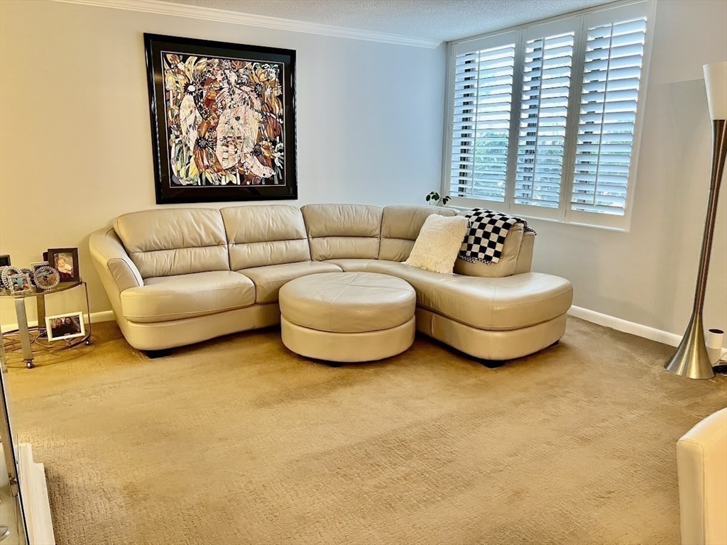 1006 Paradise Rd, Swampscott