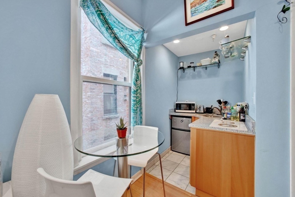 261 Beacon St, Back Bay