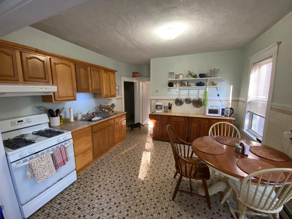 7 Lowden Ave, Ball Square