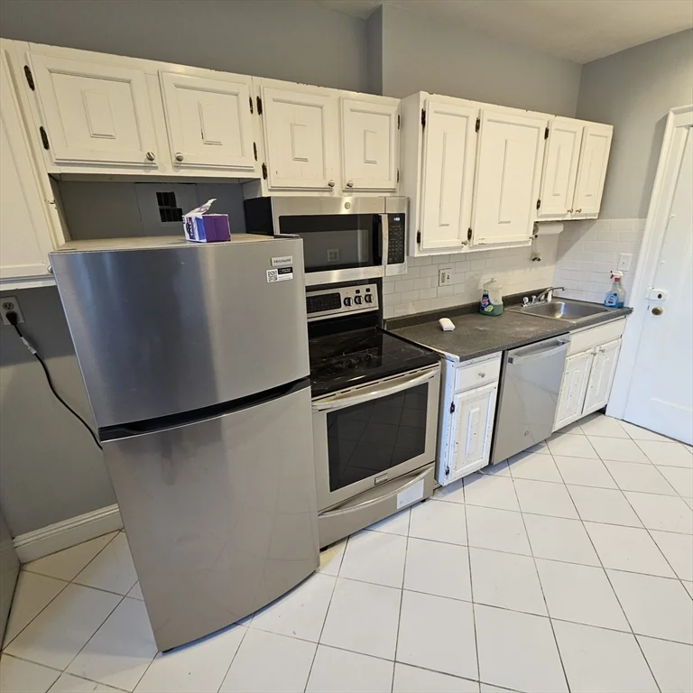 48 Strathmore Rd, Brighton