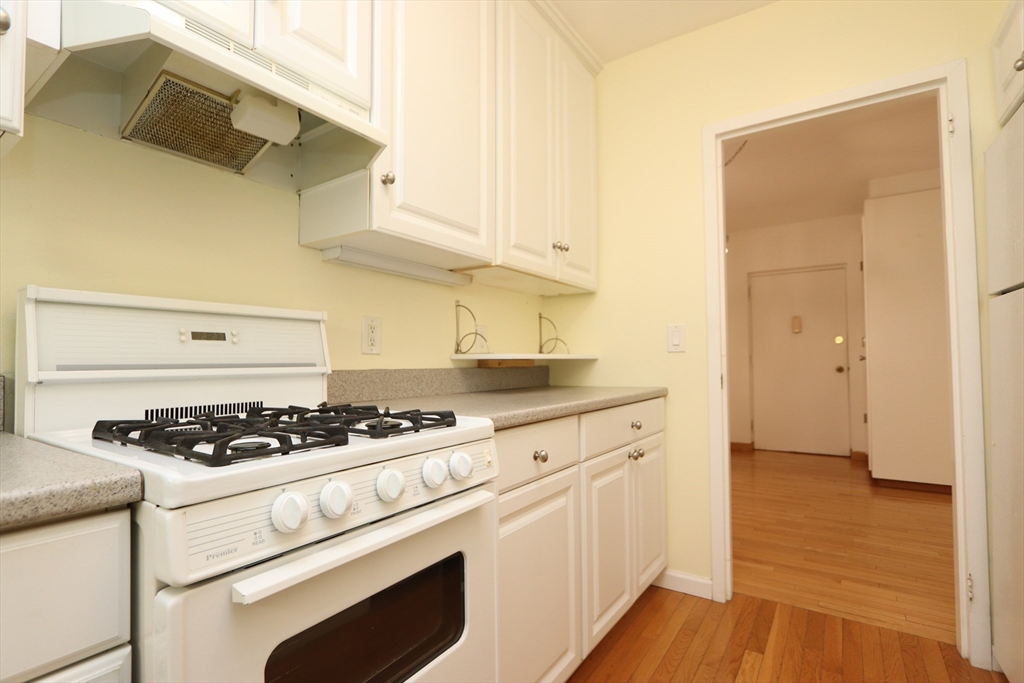 24 Juniper St, Brookline Village