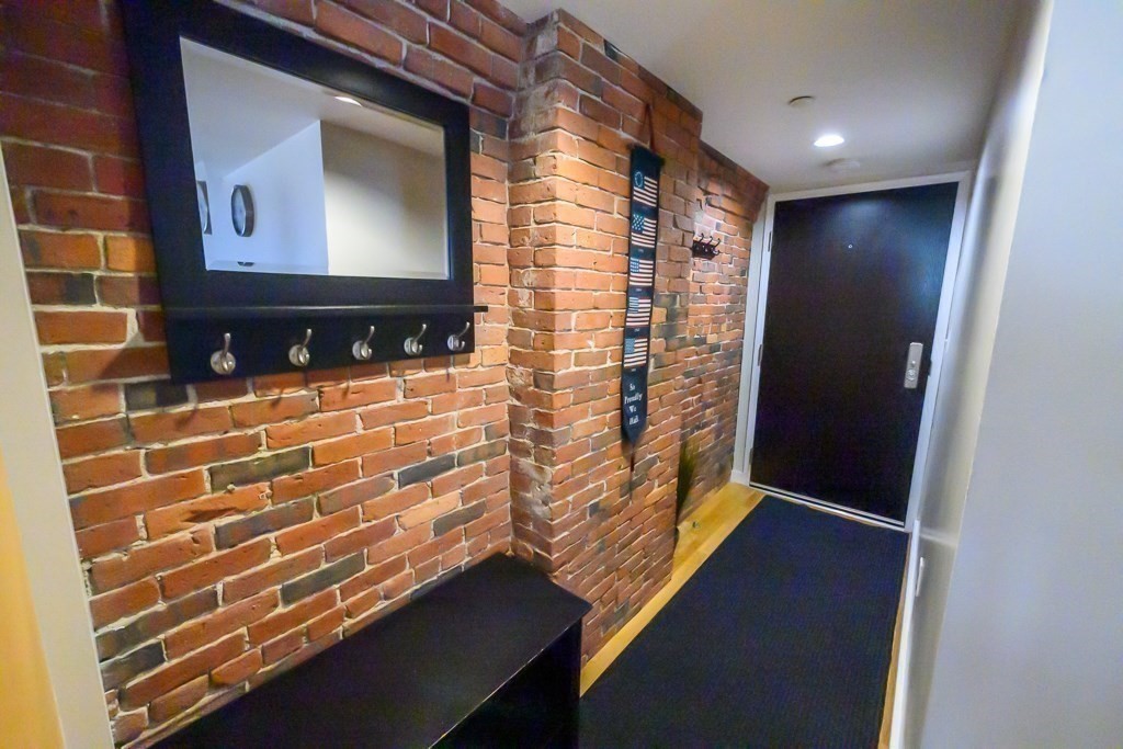 99-105 Broad, Waterfront