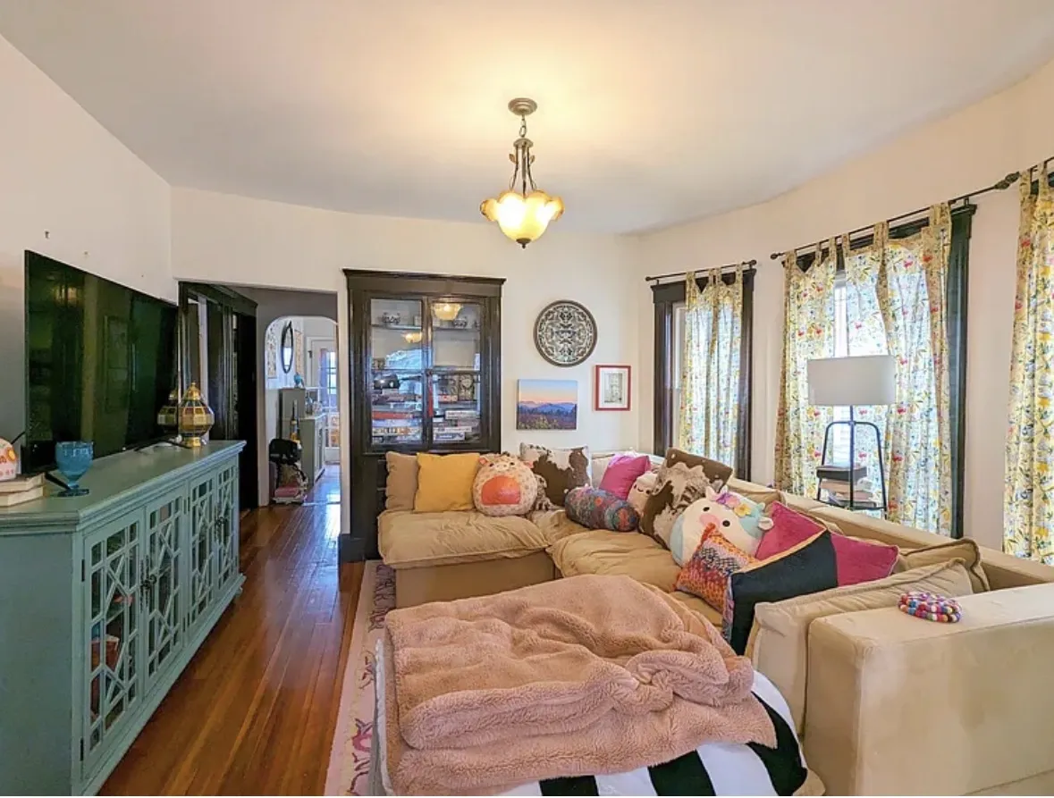 69 Prichard Ave, Powder House Square