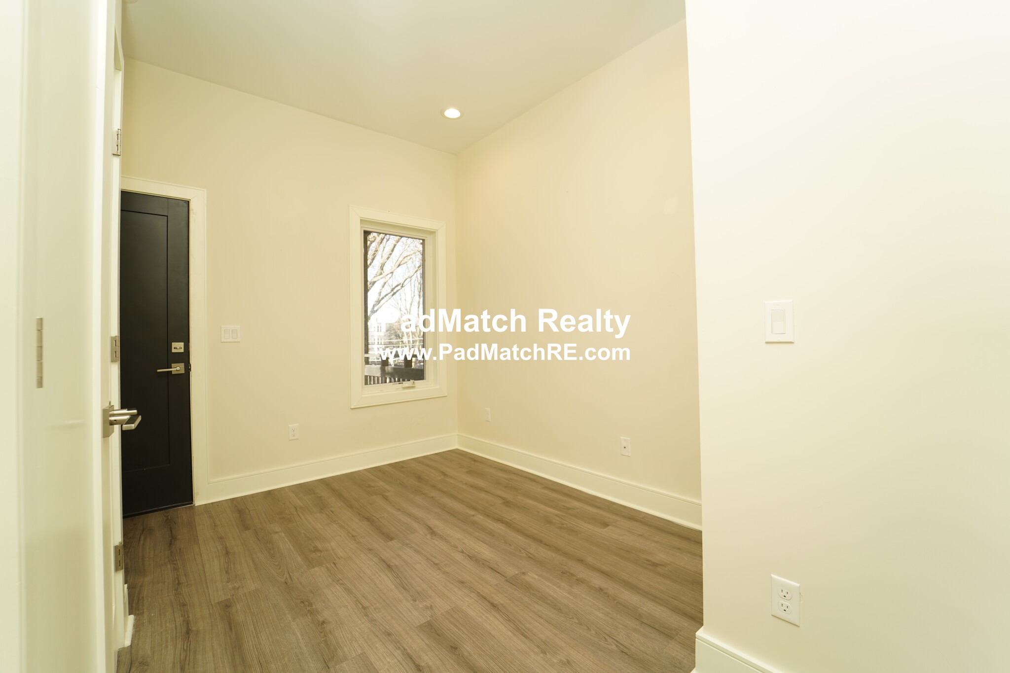 64 Chelsea St, East Boston