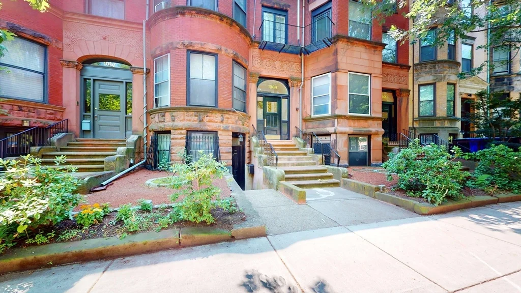 1069 Beacon St, Coolidge Corner