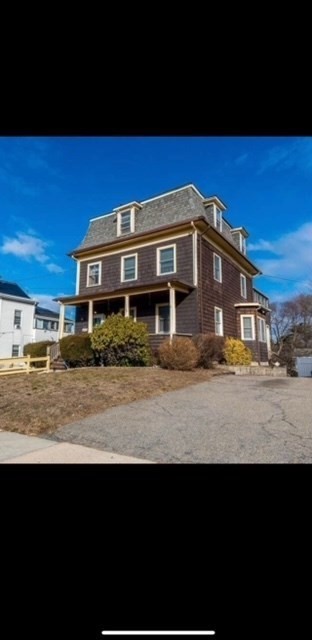 111 Arlington, Hyde Park