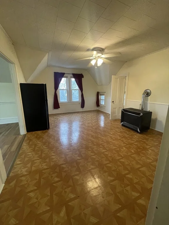 709 Maple St, Fall River