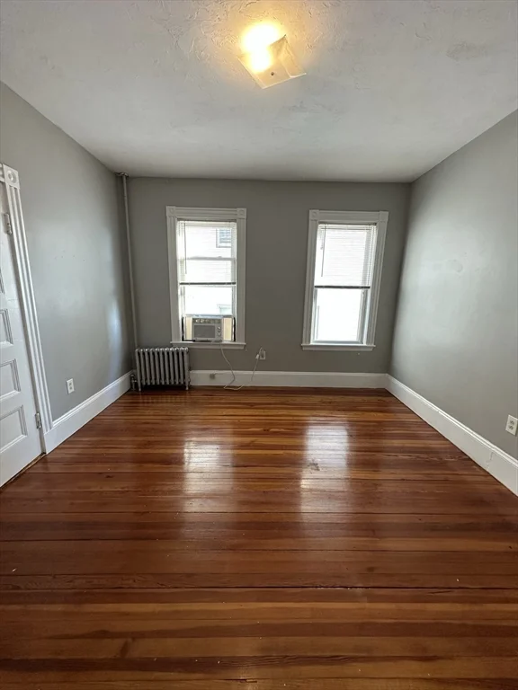 11 Sunset St, Mission Hill