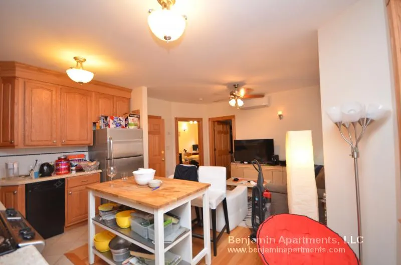 60 Phillips St, Beacon Hill