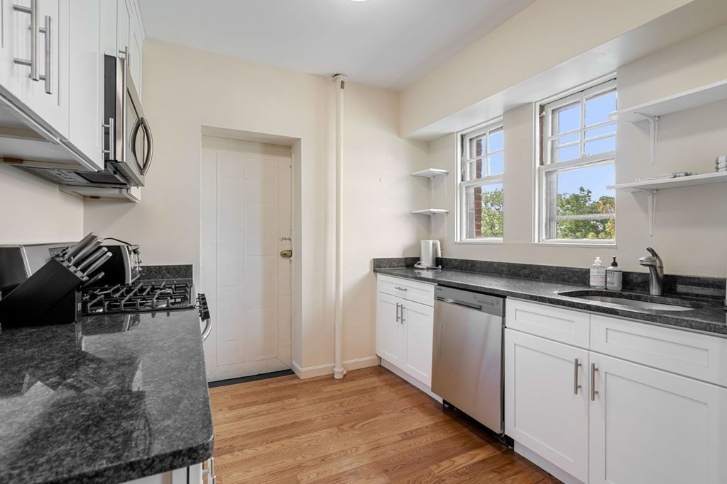 993 Memorial Dr, Harvard Square